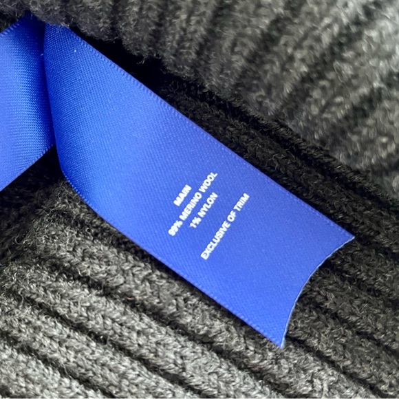 Kit & Ace CABLEKNIT MERINO TURTLENECK SWEATER - Heather Black - Picture 10 of 14